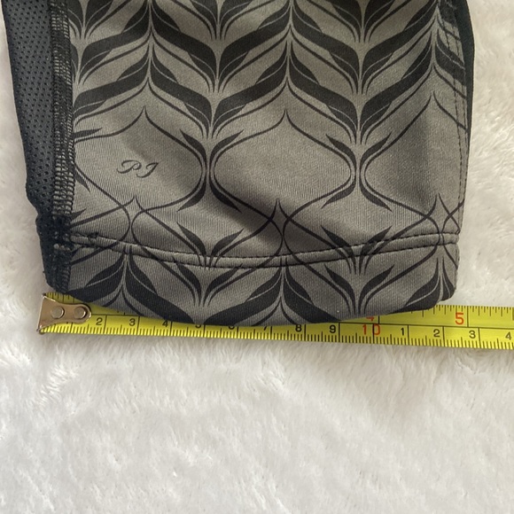 Pearl Izumi Size XL Gray & Black Capri Leggings Purple Trim Back Zip Pocket - Picture 13 of 15